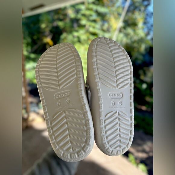 🔥🔥CROCS CLASSIC COZZZY SWEATER SANDAL Slide Size 9 Women 7 Mens - Picture 9 of 11